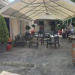 Unique, 2,centre Equestre & Snacks Vic-le-Comte