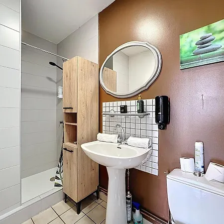 Unique, 2,centre Equestre & Snacks * Vic-le-Comte