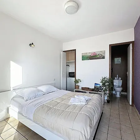 Unique, 2,centre Equestre & Snacks Apartment Vic-le-Comte
